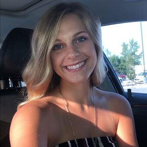 Meet your Posher, Kayla